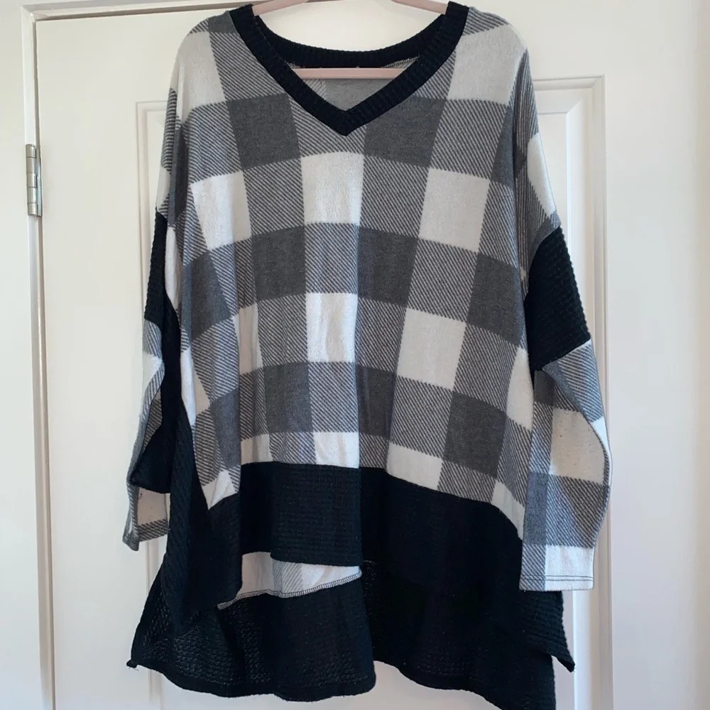 Plaid V-Neck Sweater - Picture 1 of 1